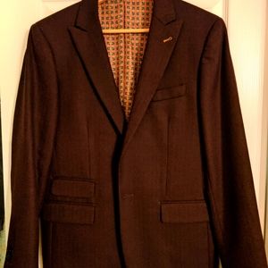 Burgundy Blazer, Peak Lapel, 40R, 100% Wool, silk lining